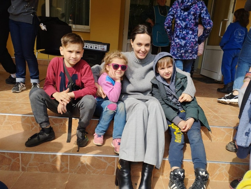 Angelina Jolie z dziećmi, fot. Twitter/Lviv Oblast Governor Maksym Kozytsky