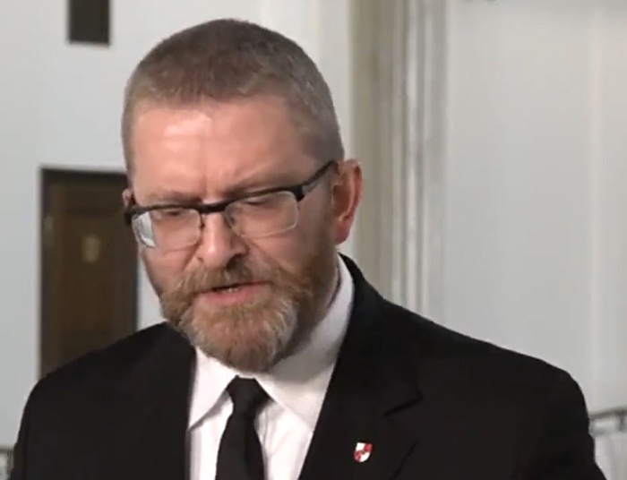 Ministerstwo Zdrowia: "infamia dla Brauna!". Co zrobił poseł Konfederacji?