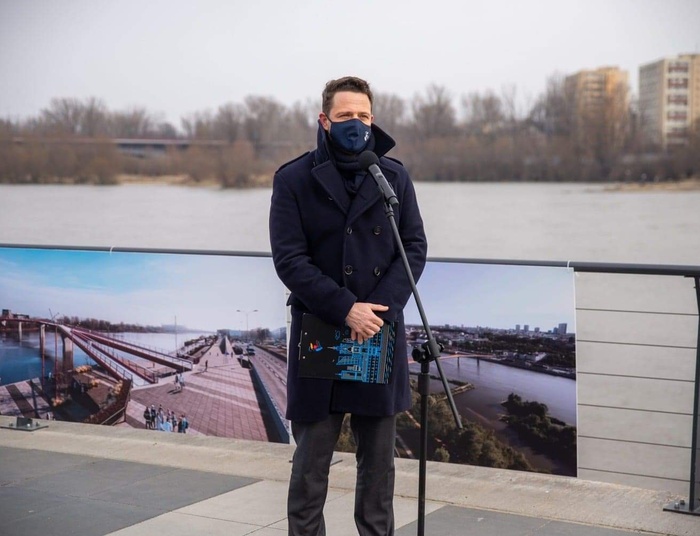 Trzaskowski broni LGBT. "Warszawa nie będzie miastem dyskryminacji"