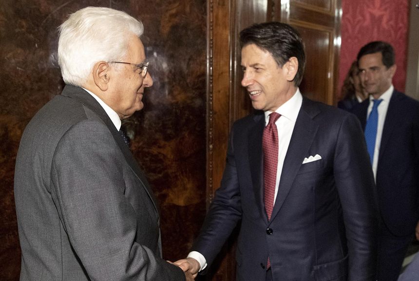 Premier Giuseppe Conte złożył dymisję na ręce prezydenta. fot.PAP/EPA/ETTORE FERRARI