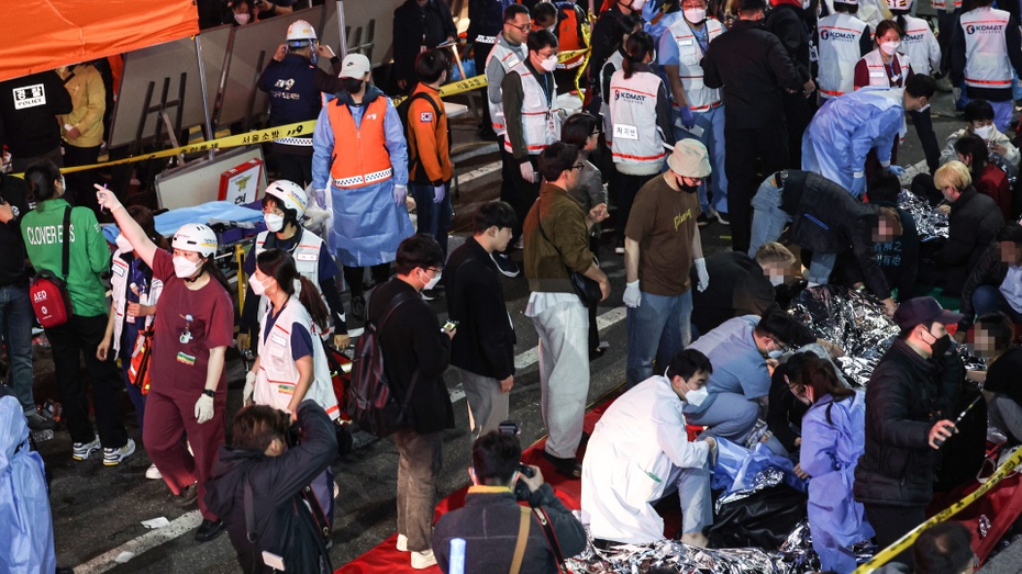 W Korei Południowej odwoływane są wydarzenia Halloweenowe, po tragicznych wydarzeniach w Seulu. (fot. PAP/EPA)