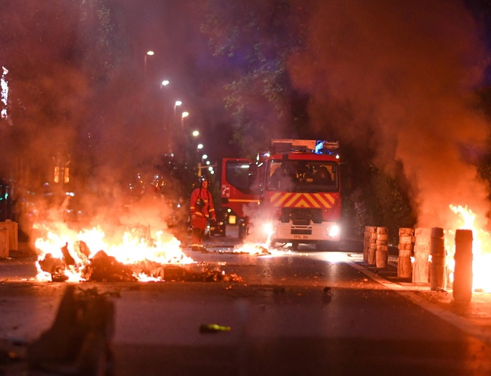 Francuzi mają dość imigracji. Chcą zmian po wielkich zamieszkach