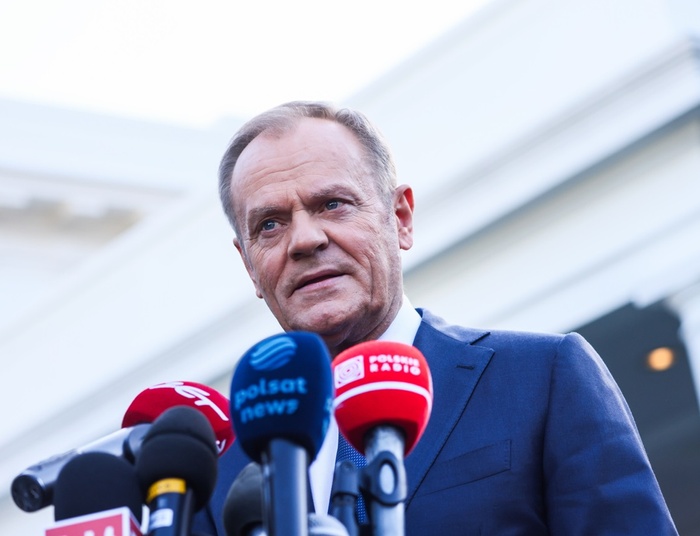Dlaczego Donald Tusk serwuje Polakom filozofię ubóstwa?