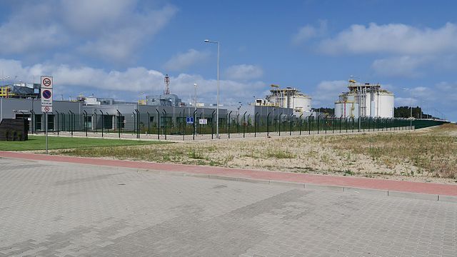 Gazoport w Świnoujściu. Fot. Maciek Kwiatkowski/ Wikipedia