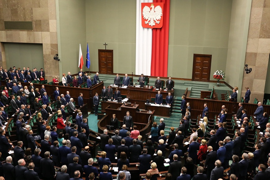 Politycy nie chcą tracić części swoich uposażeń po wejściu w życie Polskiego Ładu.