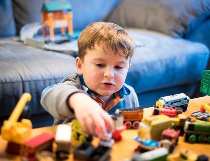 Dziadek pomylił wnuki i zabrał cudze dziecko do domu