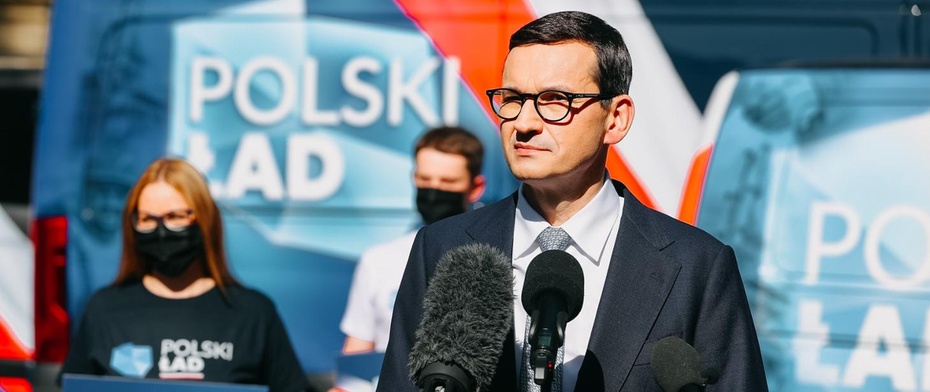 Dzięki zmianom w Polskim Ładzie ryczałtowcy będą mogli oszczędzić sporo pieniędzy. (fot. Kancelaria Premiera/gov.pl)