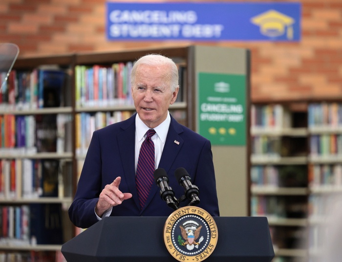 Joe Biden nie wytrzymał. Nazwał Putina "skur*****em"