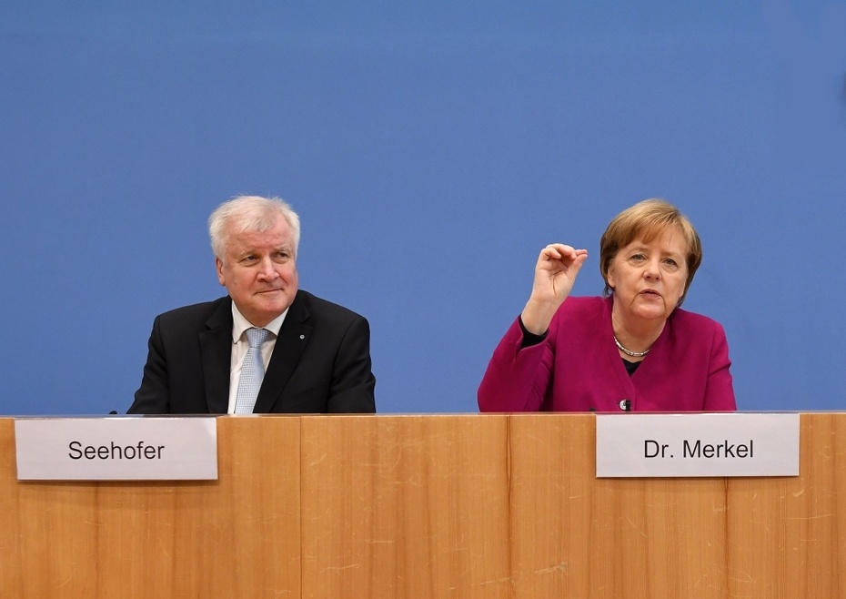 Angela Merkel i Horst Seehofer. fot. PAP/EPA/CLEMENS BILAN