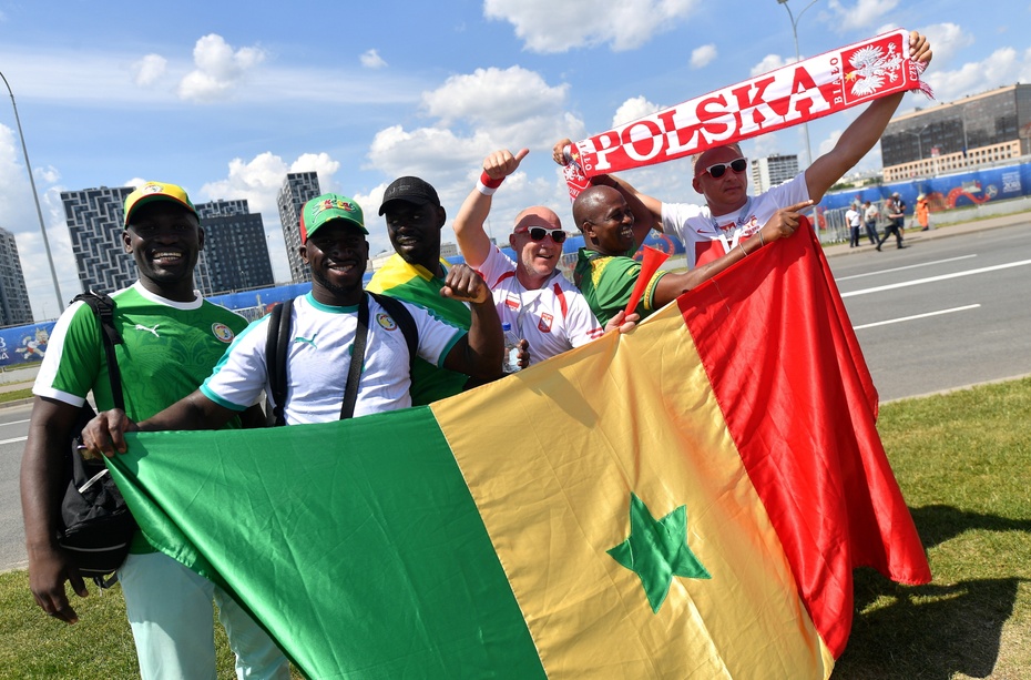 Kibice Polski i Senegalu w drodze na stadion w Moskwie. Fot. PAP/Bartłomiej Zborowski
