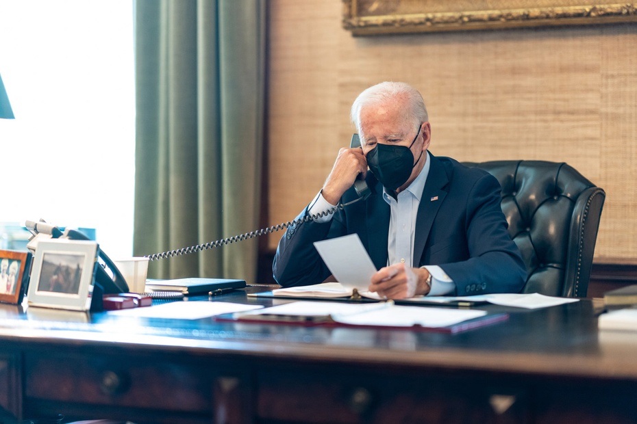 Joe Biden jeszcze niedawno wszędzie chodził w maseczce, fot. Facebook/The White House