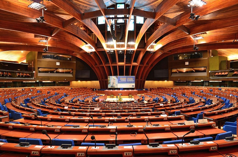 Sala, w której obraduje Zgromadzenie Parlamentarne Rady Europy, fot. Wikimedia Commons