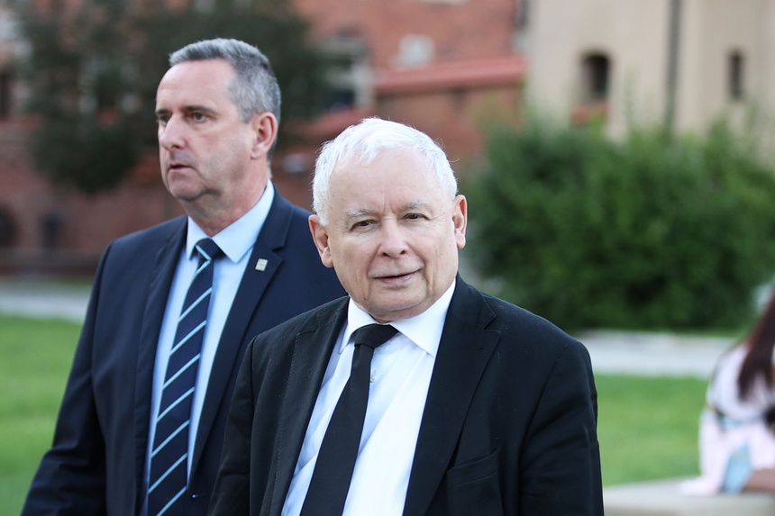 Jarosław Kaczyński powiedział, że Mateusz Morawiecki pozostanie na stanowisku premiera. Źródło: PAP/Łukasz Gągulski