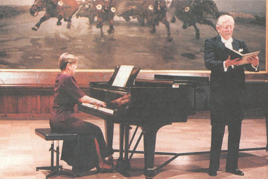 Andrzej Hiolski śpiewa „Liederkreis” Roberta Schumanna, przy fortepianie Helena Christienko, „Muzyka w Starym Krakowie”, 1995. Fot Archiwum Fundacji Capella Cracoviensis