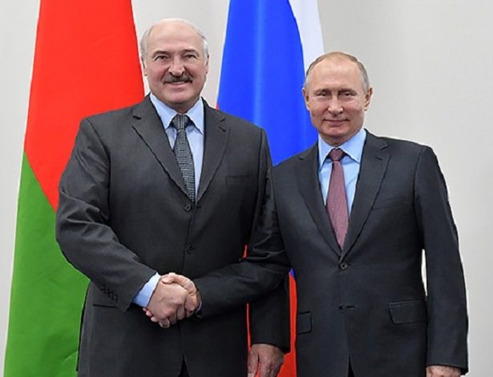 Wróg u bram czy koniec dyktatora?