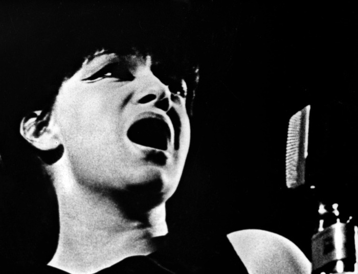 Zmarła Ewa Demarczyk. Wspomnienie - dramatyczny lot Czarnej Komety