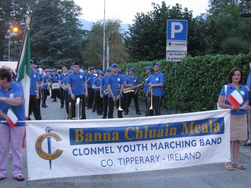 orkieestraa na stend baju