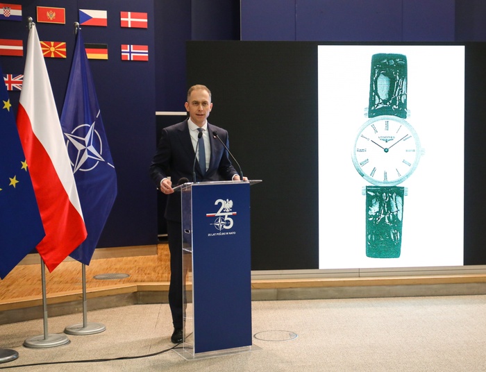 Afera zegarkowa w MON. Ekskluzywne prezenty dla ludzi poprzedniej władzy
