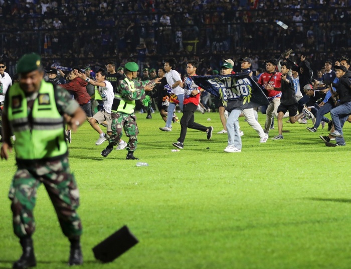 Indonezja. Mnóstwo ofiar zamieszek po meczu piłkarskim w mieście Malang