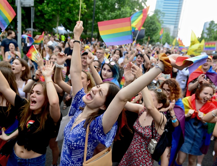 Ulicami stolicy przeszła Parada Równości. Zobaczcie zdjęcia tęczowego pochodu