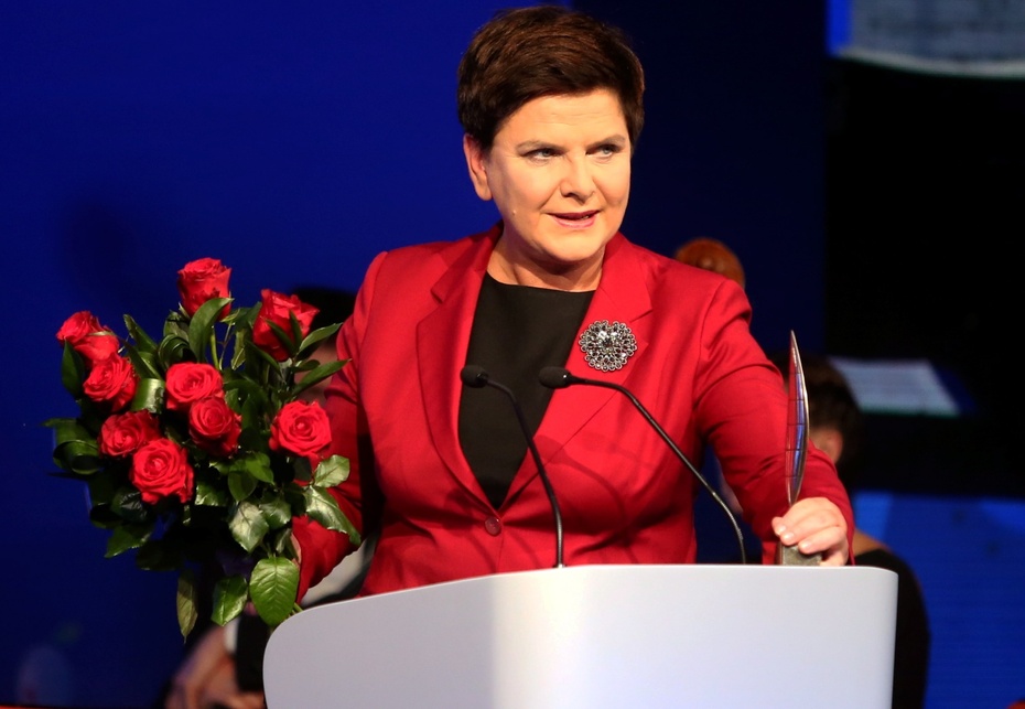 Premier Beata Szydło odbiera nagrodę Człowieka Roku w Krynicy, fot. PAP/Grzegorz Momot