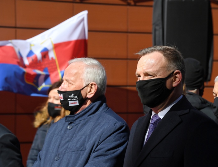 Andrzej Duda skomentował okrzyki KOD-u: "będziesz siedział". "Spokojnie..."