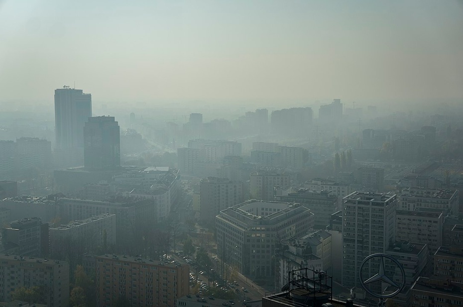 By Radek Kołakowski from Warszawa, Poland - Warszawski smog, CC BY 2.0, https://commons.wikimedia.org/w/index.php?curid=48606572