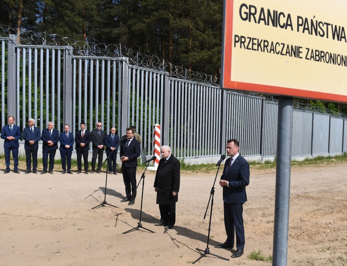 Kaczyński chwali ogrodzenie na granicy. "Powstrzymało ofensywę Łukaszenki i Putina"