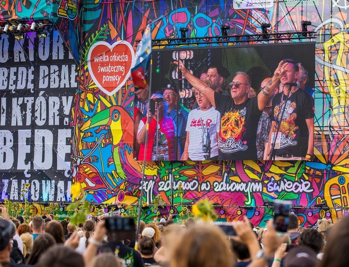 Owsiak już wie, komu da kopa w d... Pol'and'rock z mocnym otwarciem