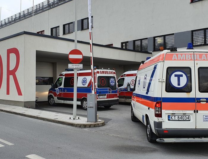 Ochrona zdrowia sypie się jak domek z kart. Tysiące pacjentów czeka w kolejce