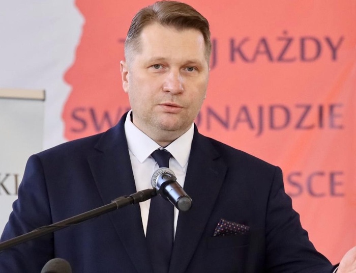 Czarnek usiłuje oszukać prezydenta Dudę