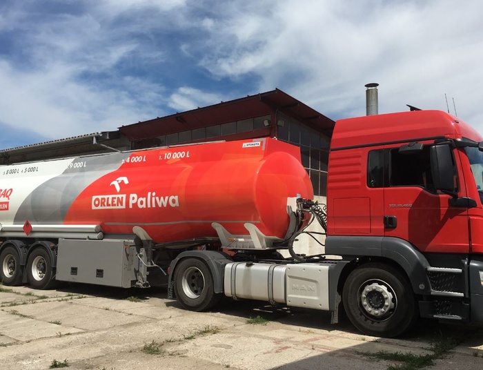 Panika paliwowa po konferencji KO. Orlen odpowiada na zarzuty