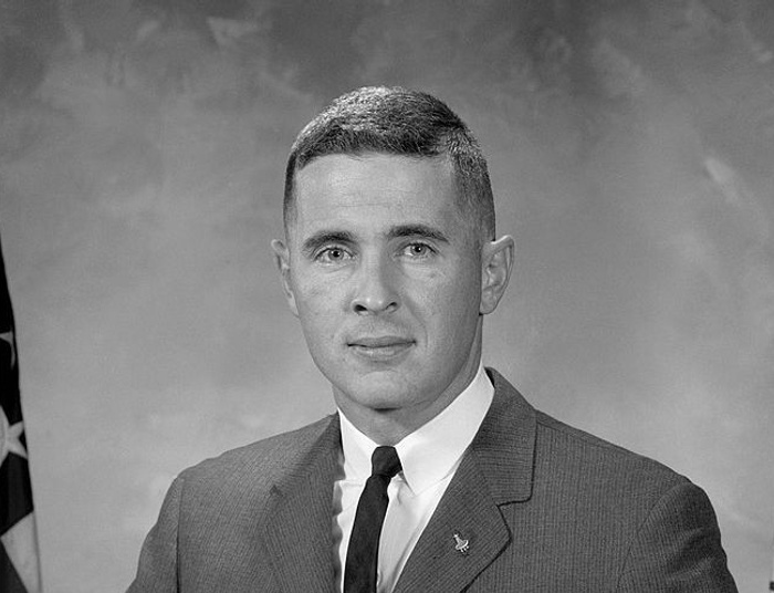 Poleciał badać Księżyc, a zrobił legendarne zdjęcie Ziemi. Nie żyje astronauta z Apollo 8