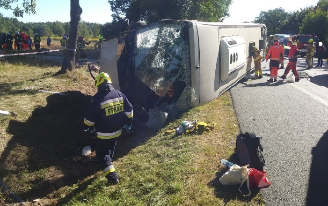 Wypadek białoruskiego autokaru na drodze krajowej nr 2 w miejscowości Piotrowina. Źródło: Tygodnik Siedlecki