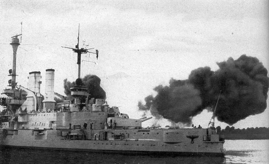 "Schleswig Holstein" ostrzeliwuje Oksywie. Zdjęcie: Kriegsmarine am Feind