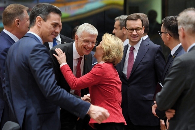 Premier Mateusz Morawiecki na szczycie w Brukseli, fot. PAP/Radek Pietruszka