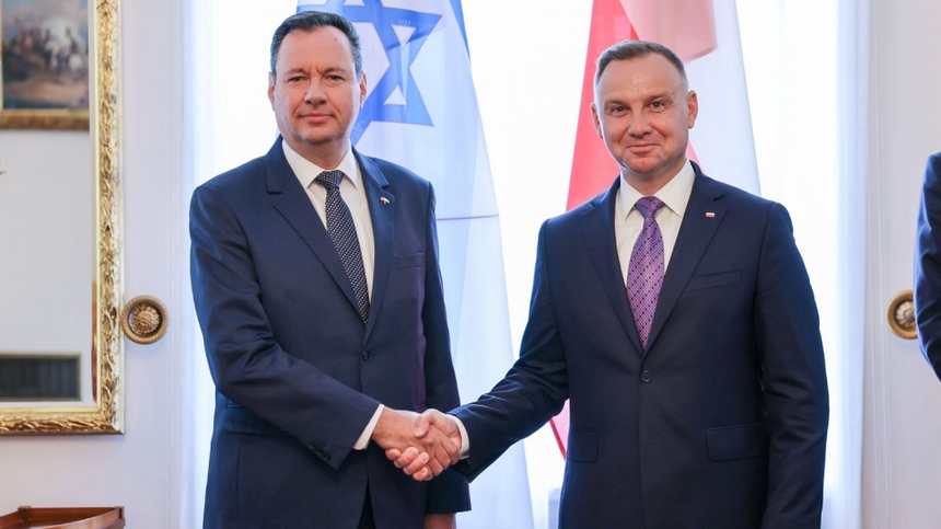 Ambasador Izraela w Polsce złożył we wtorek list uwierzytelniający. To pierwszy krok w kierunku powrotu relacji obu krajów "na właściwe tory". (fot. Twitter/@IsraelinPoland)