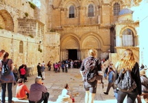 Przed Bazyliką Grobu Pańskiego