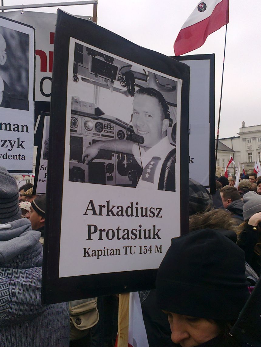 Pilnuj Polski! SMOLEŃSK 2010 Pamiętamy!!!

10.04.2013r.