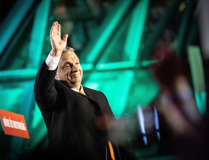 Orban ogłasza wielkie zwycięstwo. Fidesz z większością konstytucyjną