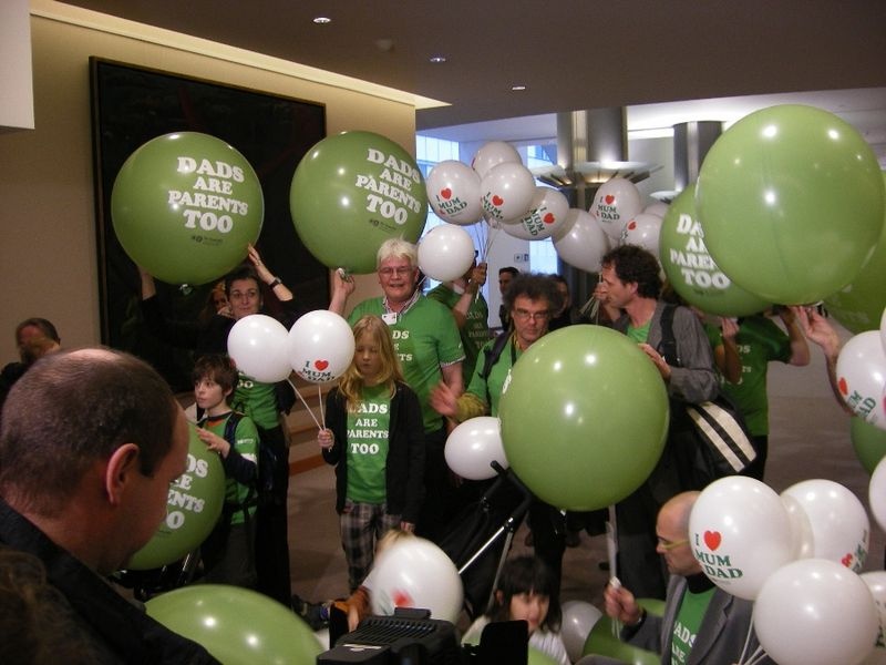 Vaderschapsverlof.jpg, źródło: Wikimedia Commons