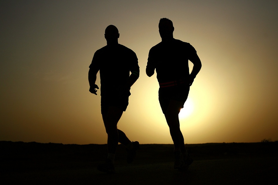 Jak zacząć biegać? Najlepiej w towarzystwie biegaczy, którzy motywują do treningów. Fot.: Pixabay