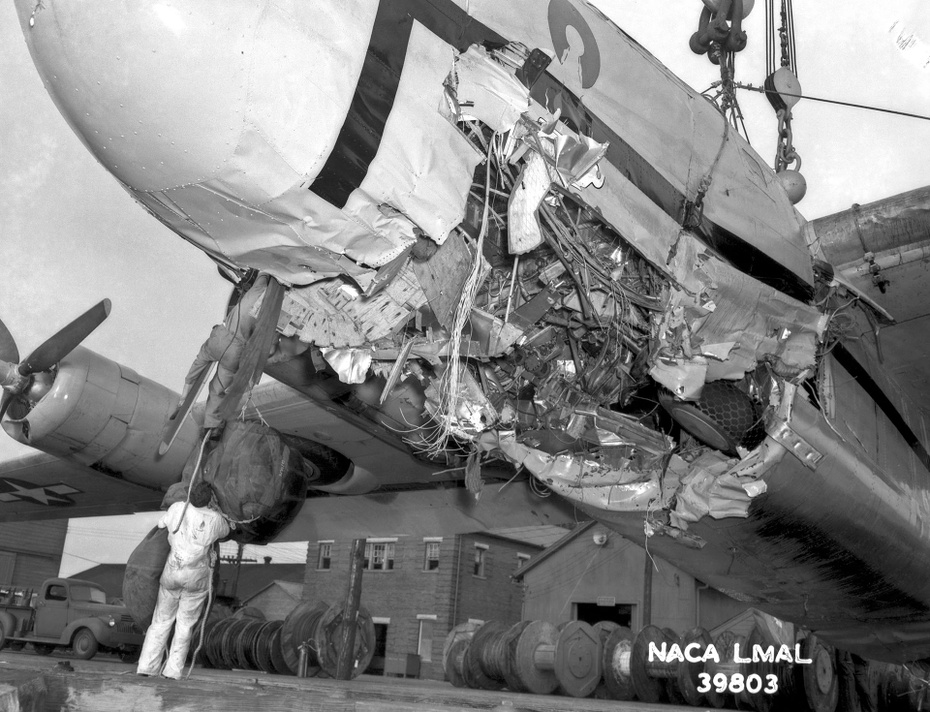 NACA - wodowanie B-24 eksperyment na rzecze James River 20.09.1944