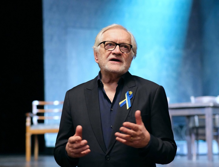 Od obrażania do "pojednania narodu". Diametralna zmiana Andrzeja Seweryna