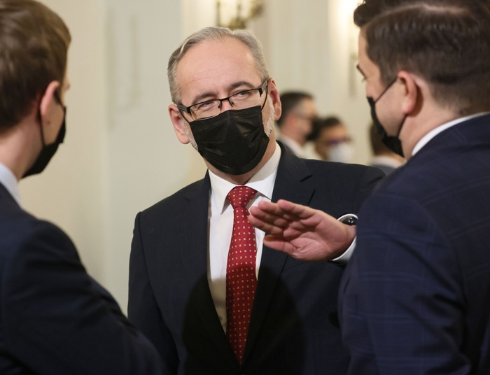 Obowiązkowe szczepienia. Niedzielski wskazał, które grupy powinny być nimi objęte