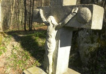 Nagrobki na cmentarzu w Brzegach Górnych (Bieszczadzki Park Narodowy)