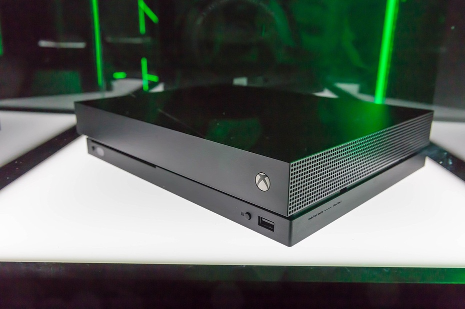 Xbox One X to najdroższy i najwydajniejszy tego typu sprzęt na rynku. Fot. Marco Verch/CC BY 2.0/Wikimedia