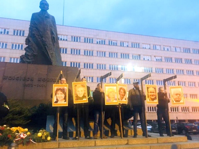 Manifestacja narodowców pod pomnikiem Wojciecha Korfantego, fot. silesion.pl