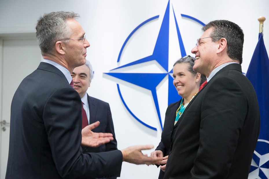 Jens Stoltenberg z uczestnikami szczytu NATO. fot. Flickr