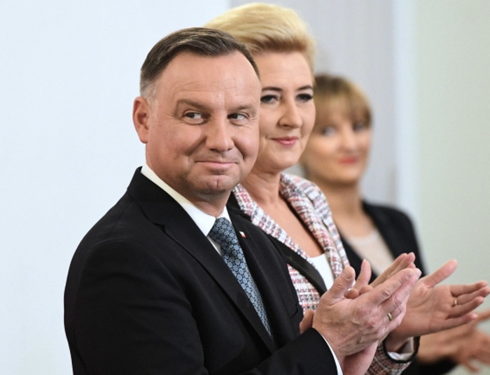 Polska idzie na udry z całym światem